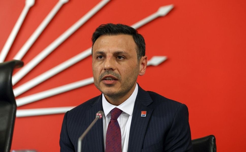 Son Dakika: CHP İstanbul İl Başkanı Özgür Çelik Görevden Alındı