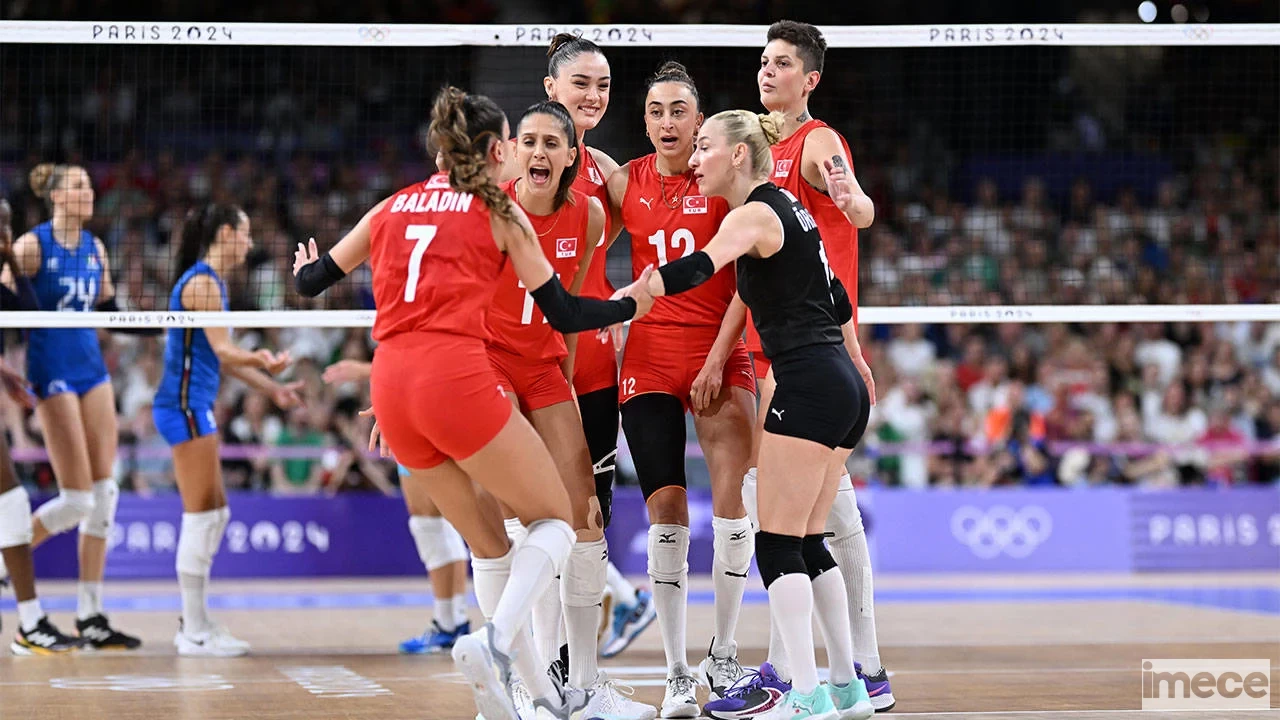 A Milli Kadin Voleybol Takimi