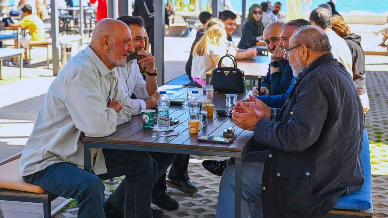 Mersin Buyuksehir Belediyesi Sahil Kafeler-2