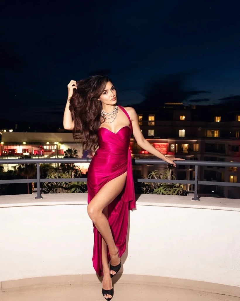 Hande Ercel Cannes