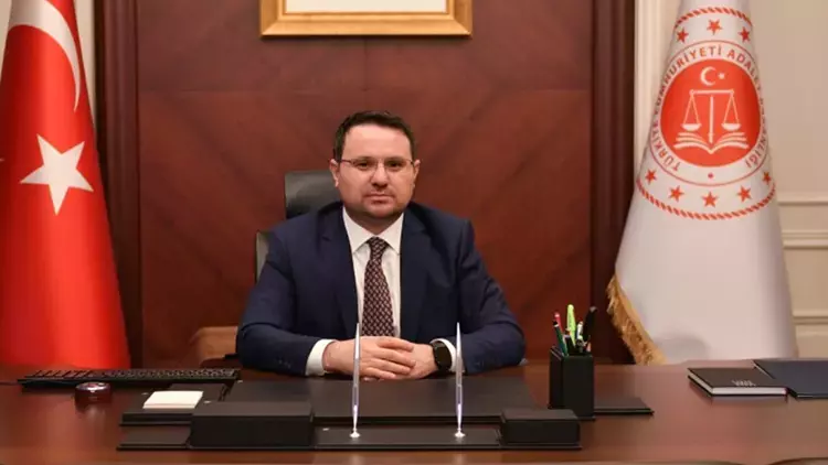 Akin Gurlek Kimdir