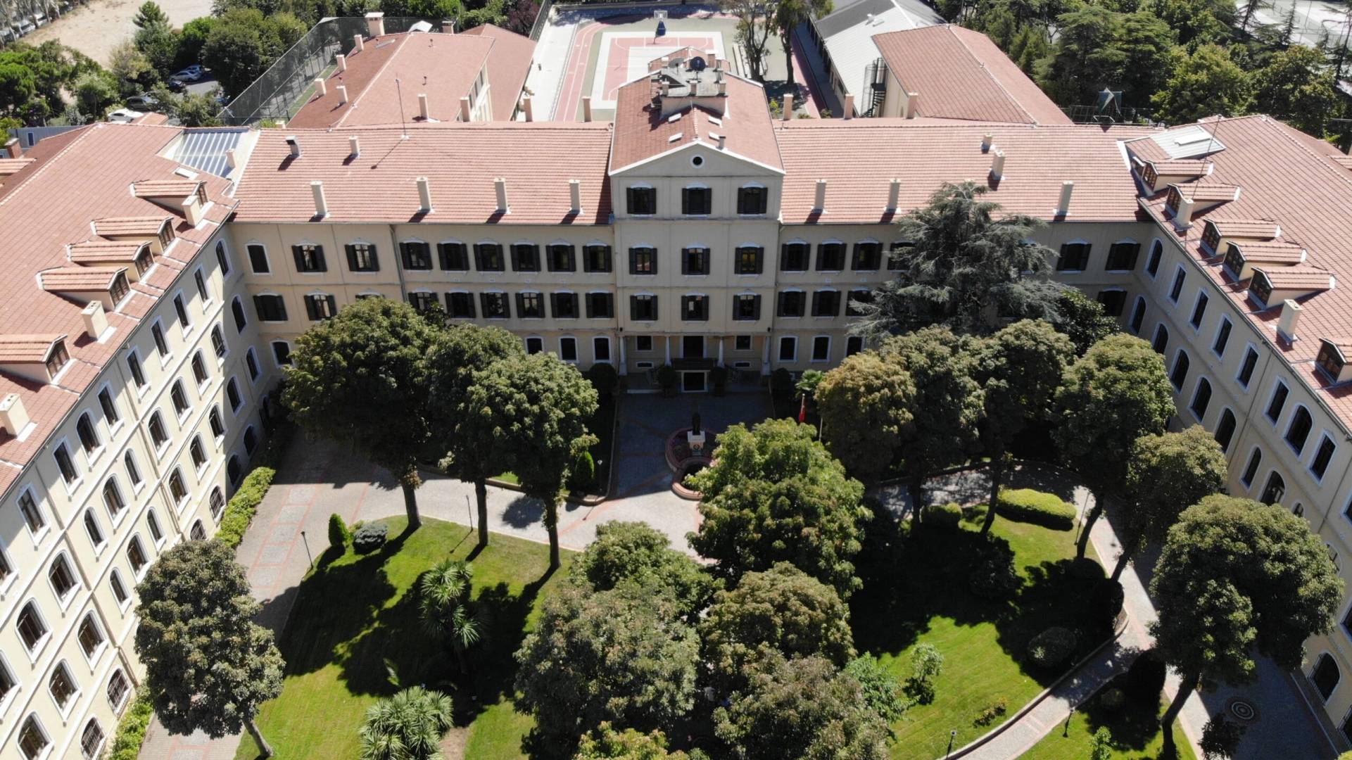 Istanbul Saint Joseph Lisesi Fiyatlari Ozel Lise Ucretleri