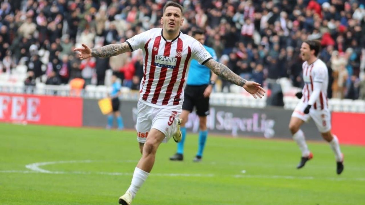 Sivasspor Rey Manaj 1