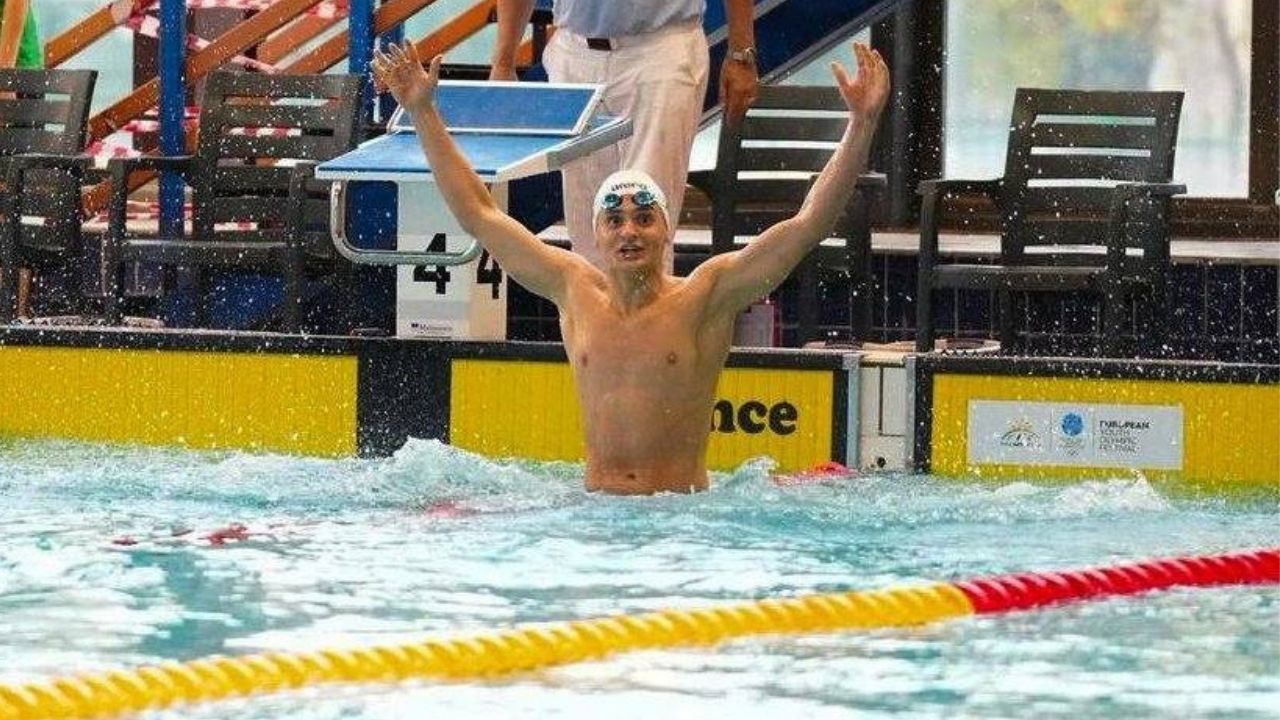 Arel Gultekin Milli Yuzucu-1