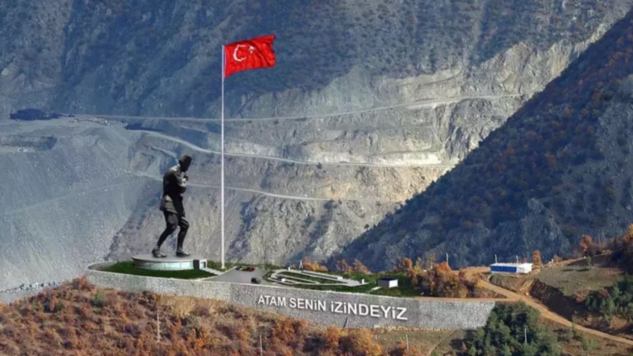 Dünyanın En Büyük Atatürk Heykeli 4