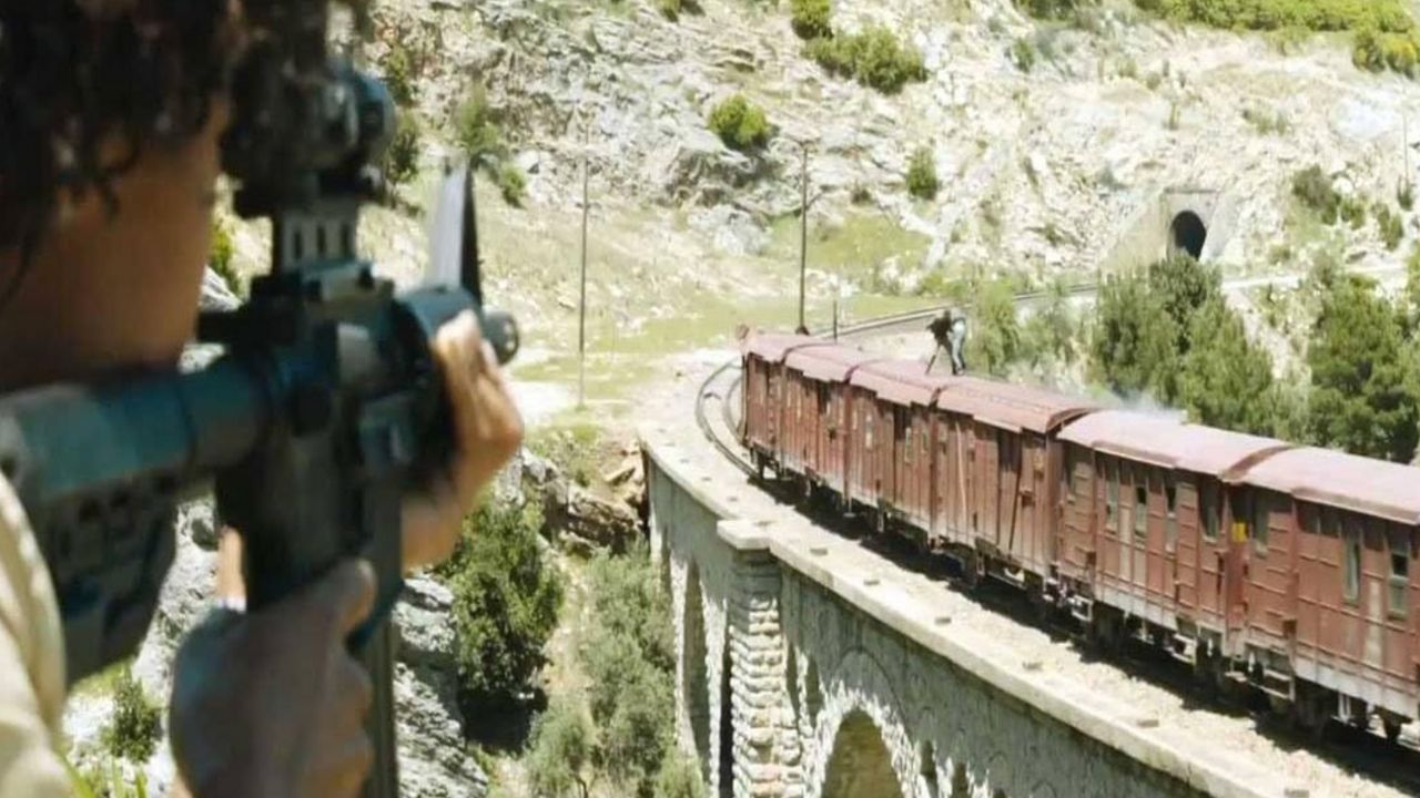 Varda Köprü Jamesbond-1